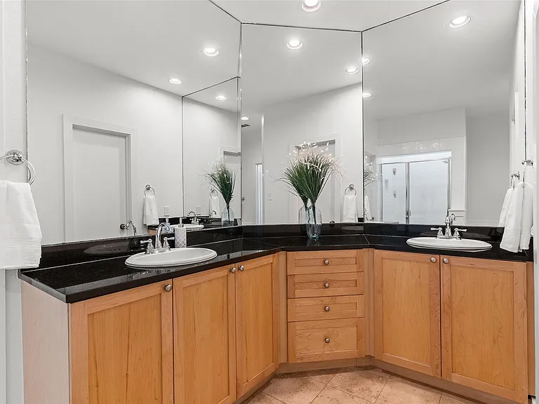 4830 Cedar Springs Rd #3 — Photo 16