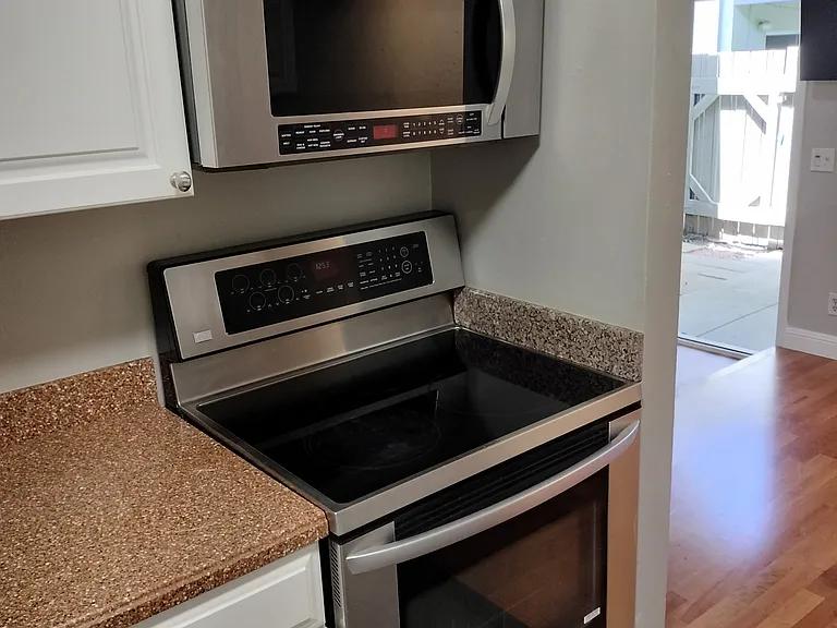 2560 Walnut Blvd #33 — Photo 6