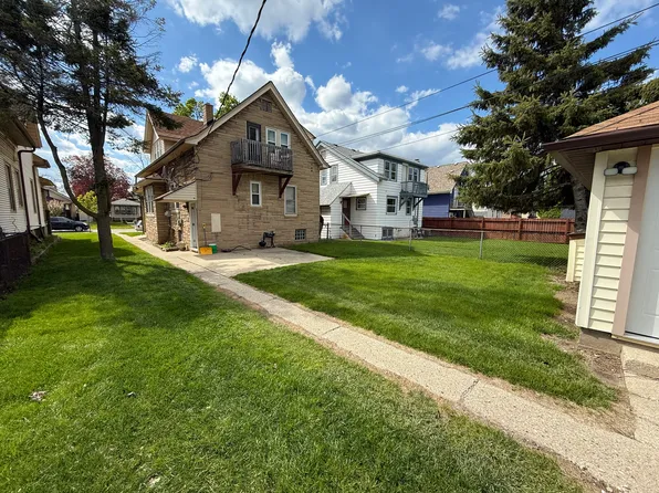 1214 S 76th St, Milwaukee, WI 53214