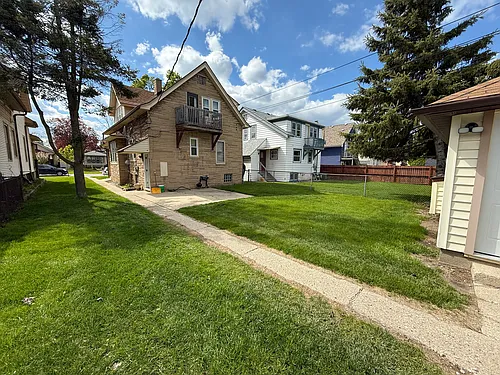 1214 S 76th St Photo 1