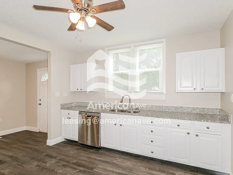 79867_007_kitchen_13884638.jpg