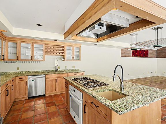 3rd image of 3583 Cooper Rd