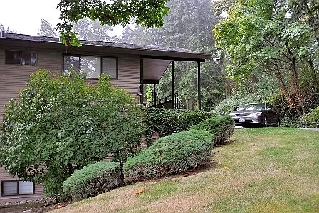 Exterior Photo 2