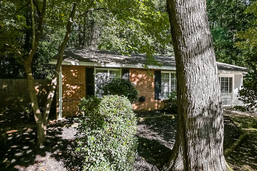 3 bed, 2.0 bath, 1188 sqft, $1,850 — Photo 4