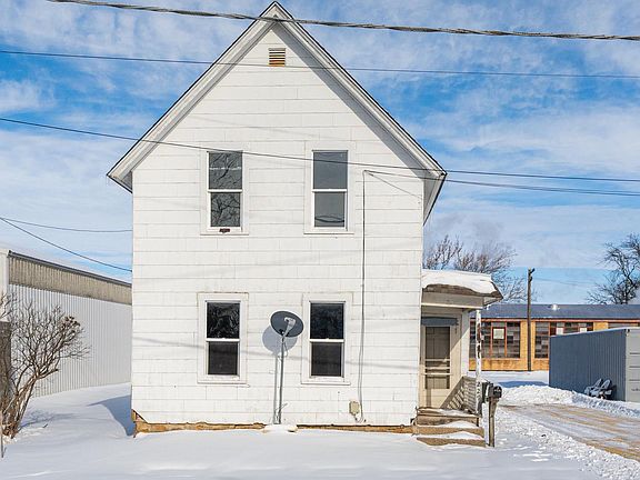 2nd image of 229 E Railroad Ave