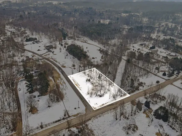 4069 21st St, Dorr, MI 49323