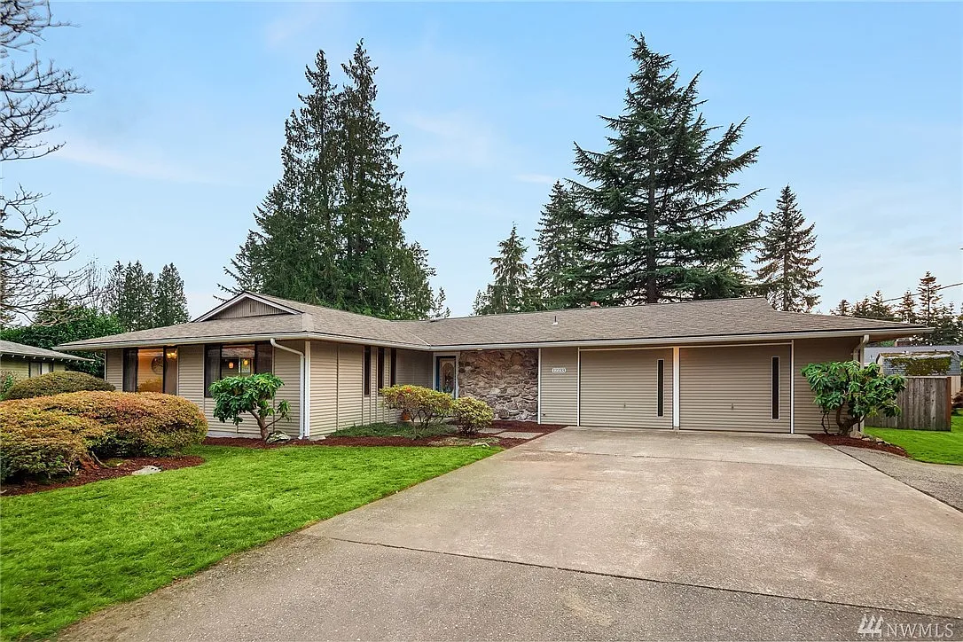 12233 13th Dr SE photo 1