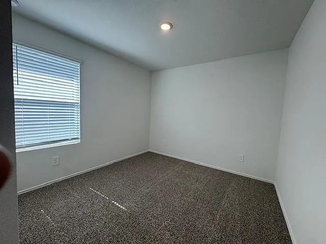 4 bed, 2.0 bath, 1480 sqft, $2,000 — Photo 4