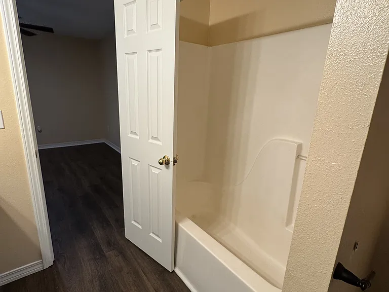13401 Warren Dr — Photo 18