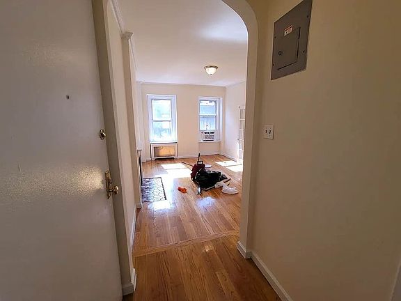 3rd image of 163 E 36th St APT 4b