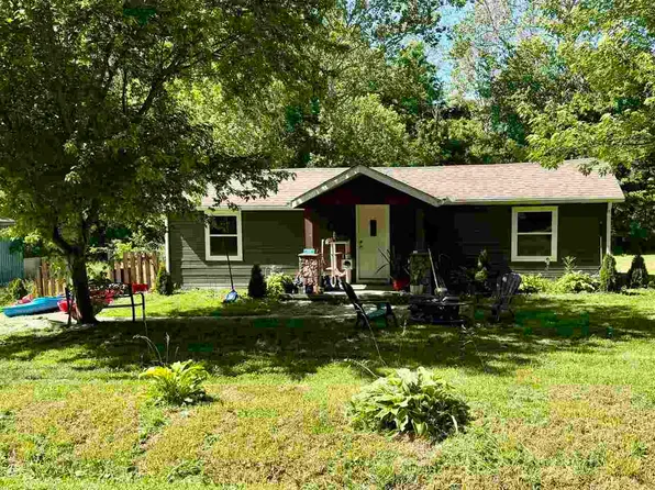 3182 W Country Club Rd, Connersville, IN 47331
