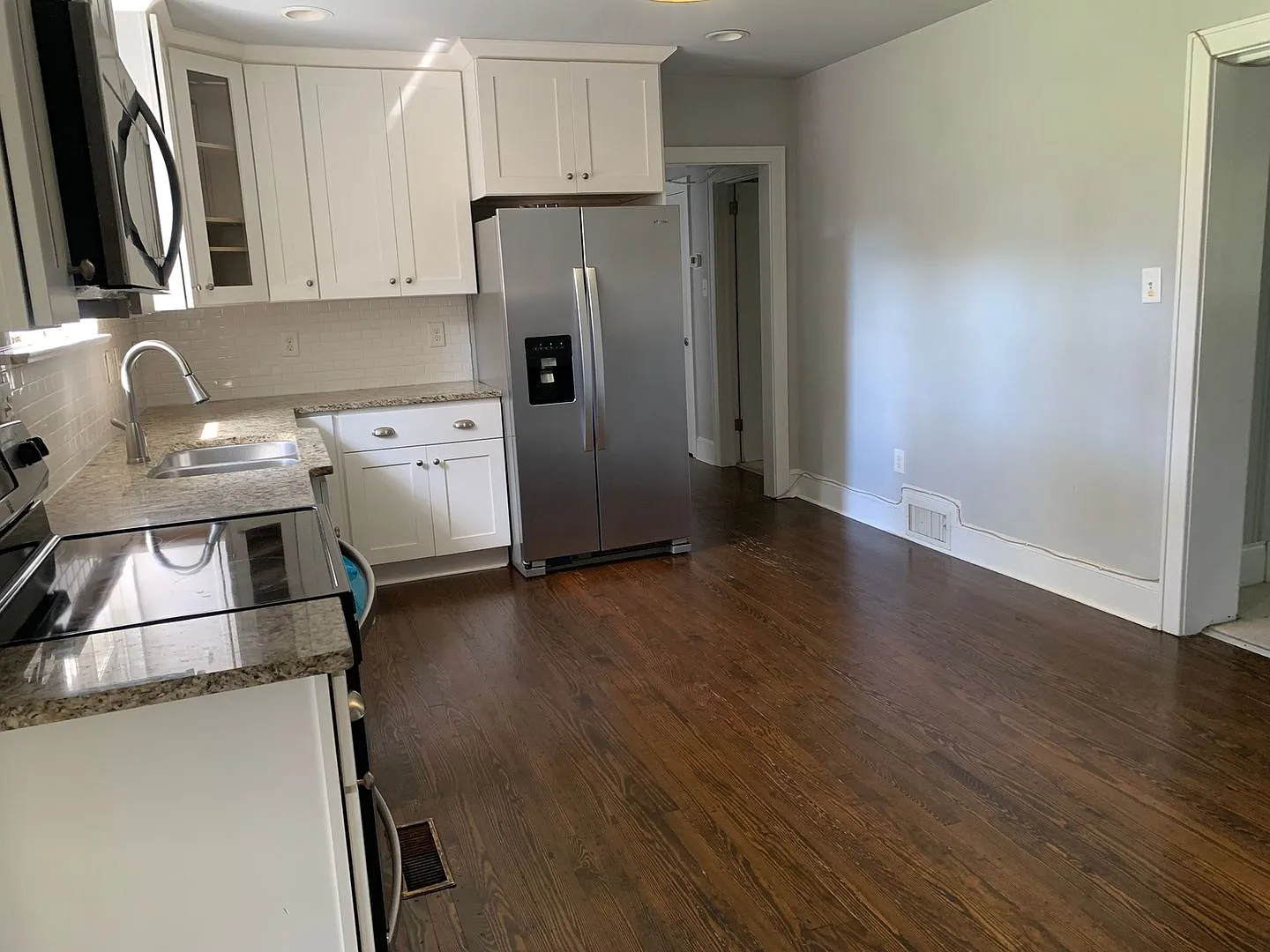 Lovely Three Bedroom Home in Huntersville! — Photo 3