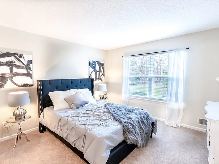 Autumn Creek Apartments — Photo 10