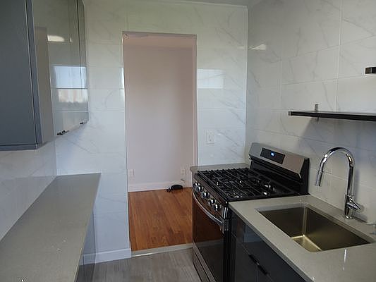 3rd image of 75-20 113th St APT 6G