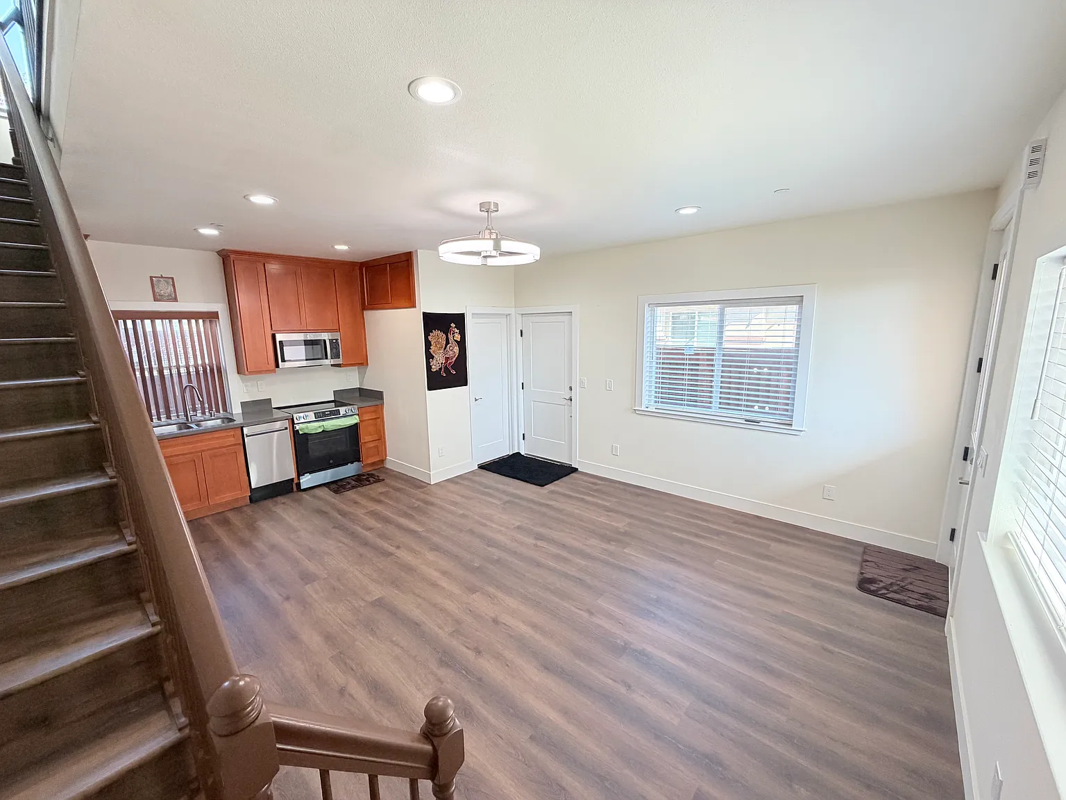 2 bed, 2.5 bath, 835 sqft, $3,400 — Photo 3