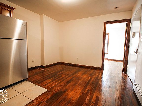 3rd image of 191A Vernon Ave APT 1
