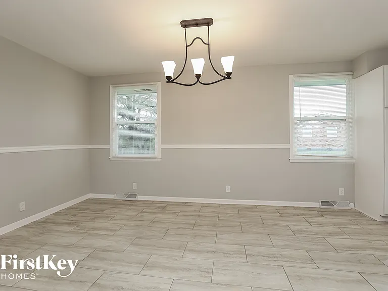 159 Wessington Pl — Photo 4