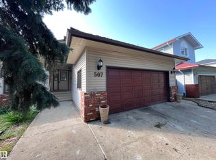 507 Burton Close NW, Edmonton, AB T6R 2B2