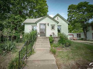 407 5th St, Baldwin City, KS 66006