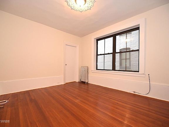 5th image of 3086 32nd St APT 2
