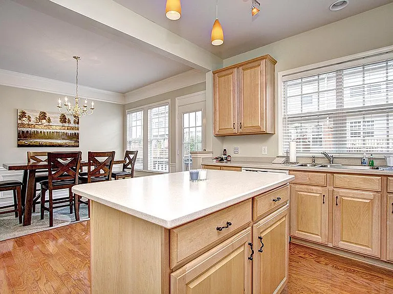 10529 Morablin Dr — Photo 5
