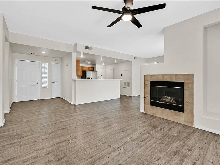 908 Domnus Ln #105 — Photo 6