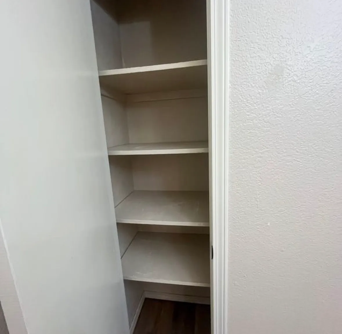 2 bed, 1221 sqft, $1,350 — Photo 4