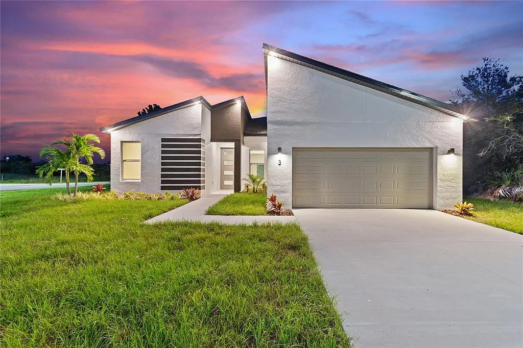 4 bed, 2.0 bath, 1670 sqft, $1,800 — Photo 2