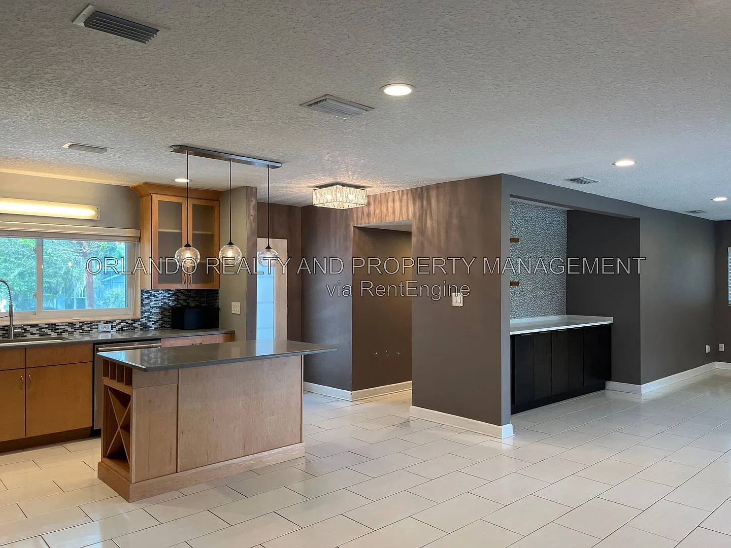 3 bed, 2.0 bath, 1517 sqft, $2,799 — Photo 4
