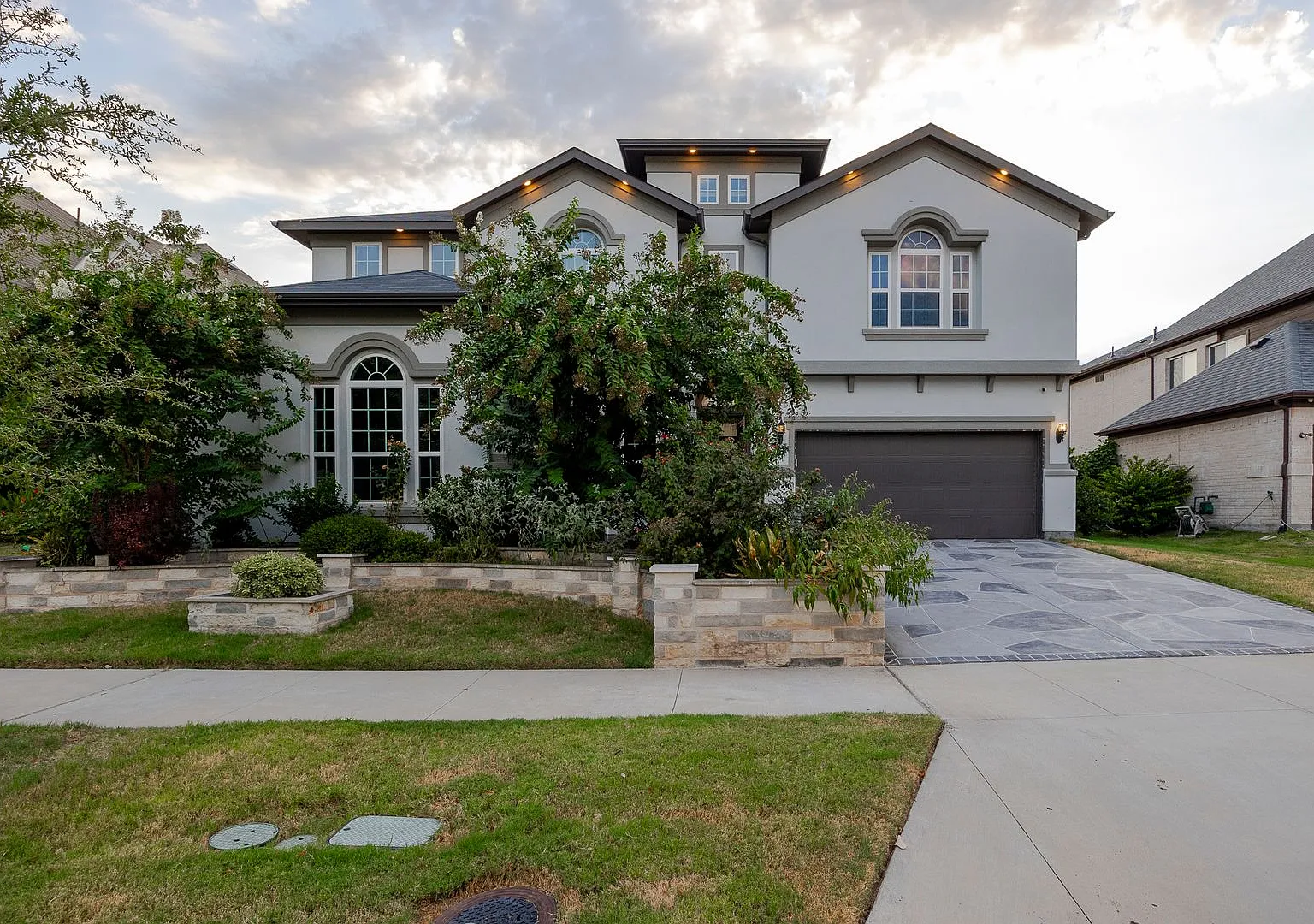 Welcome to 10081 Oxbow Ave, an impressive two-story residence located in the heart of Frisco. — Photo 1