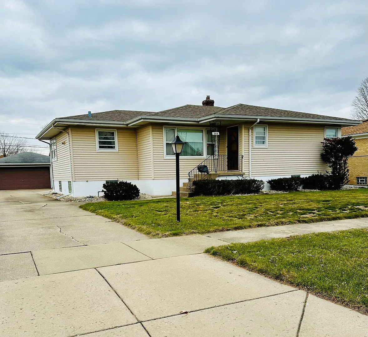 808 Buffalo Ave photo 1