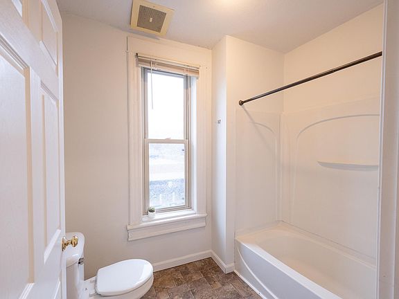 5th image of 638 Fulton St W #201