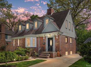 16 Amherst Rd, Pleasant Ridge, MI 48069