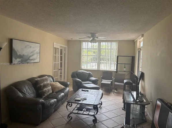 1280 S Alhambra Cir APT 2201, Coral Gables, FL 33146