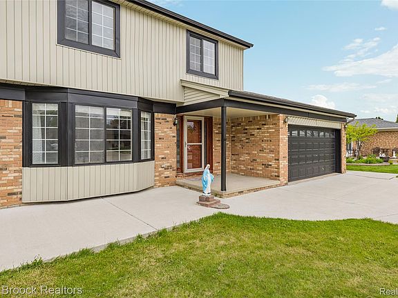 5th image of 38327 Sleigh Dr