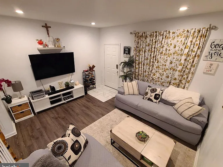 133 Myrtle Ave — Photo 4