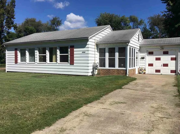 2704 Mariposa Dr, Terre Haute, IN 47803