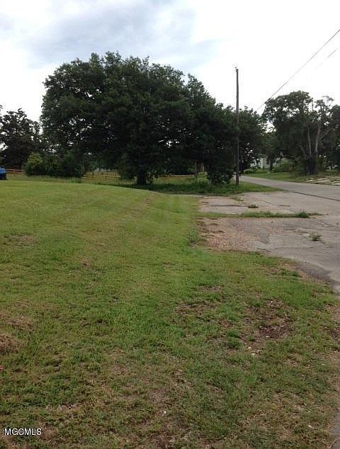 2nd image of 300 E Fifth St