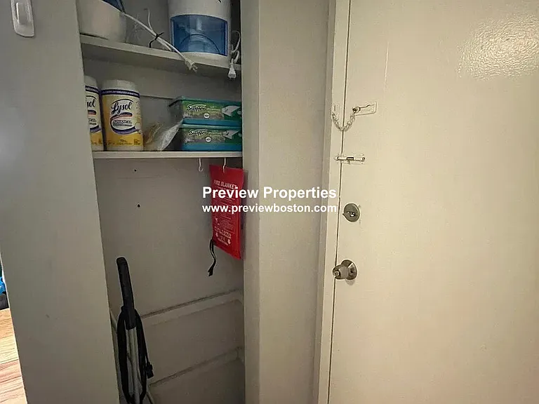 38 Carey Ave #3P — Photo 4