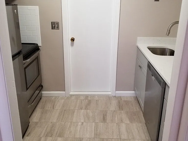 26 Marlborough St #4 — Photo 6