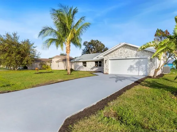 2185 SE Holland St, Pt Saint Lucie, FL 34953