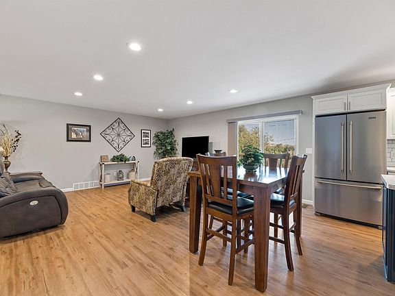 4th image of 1115 Woodburn Dr