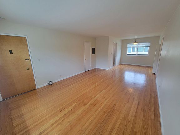 3rd image of 1080 Fremont St #4