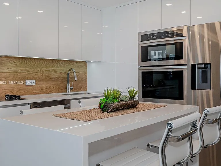 2301 Collins Ave #739 — Photo 25