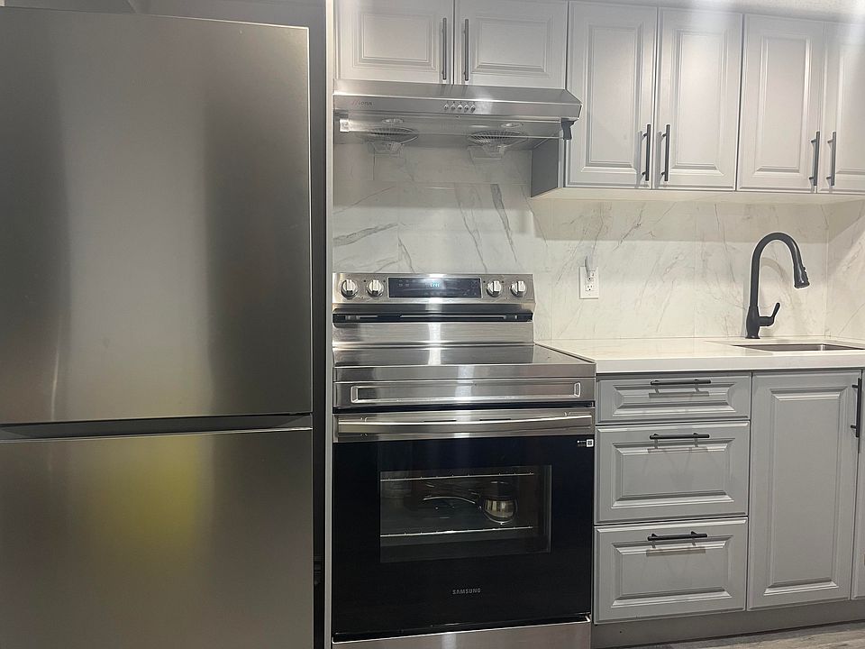 2nd image of 72 Stather Cres