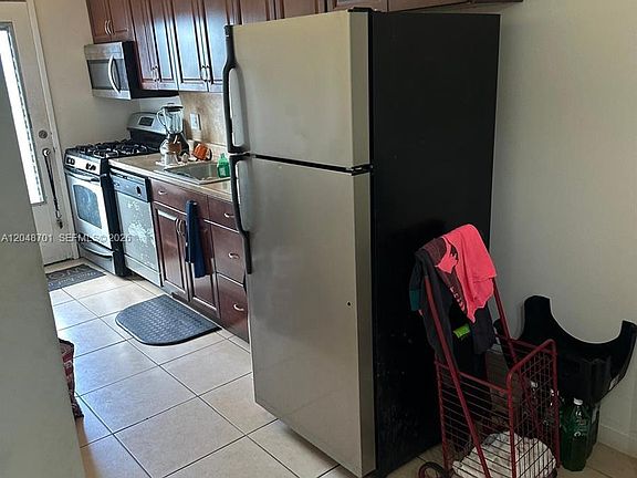 5th image of 20320 NE 2nd Ave APT 27