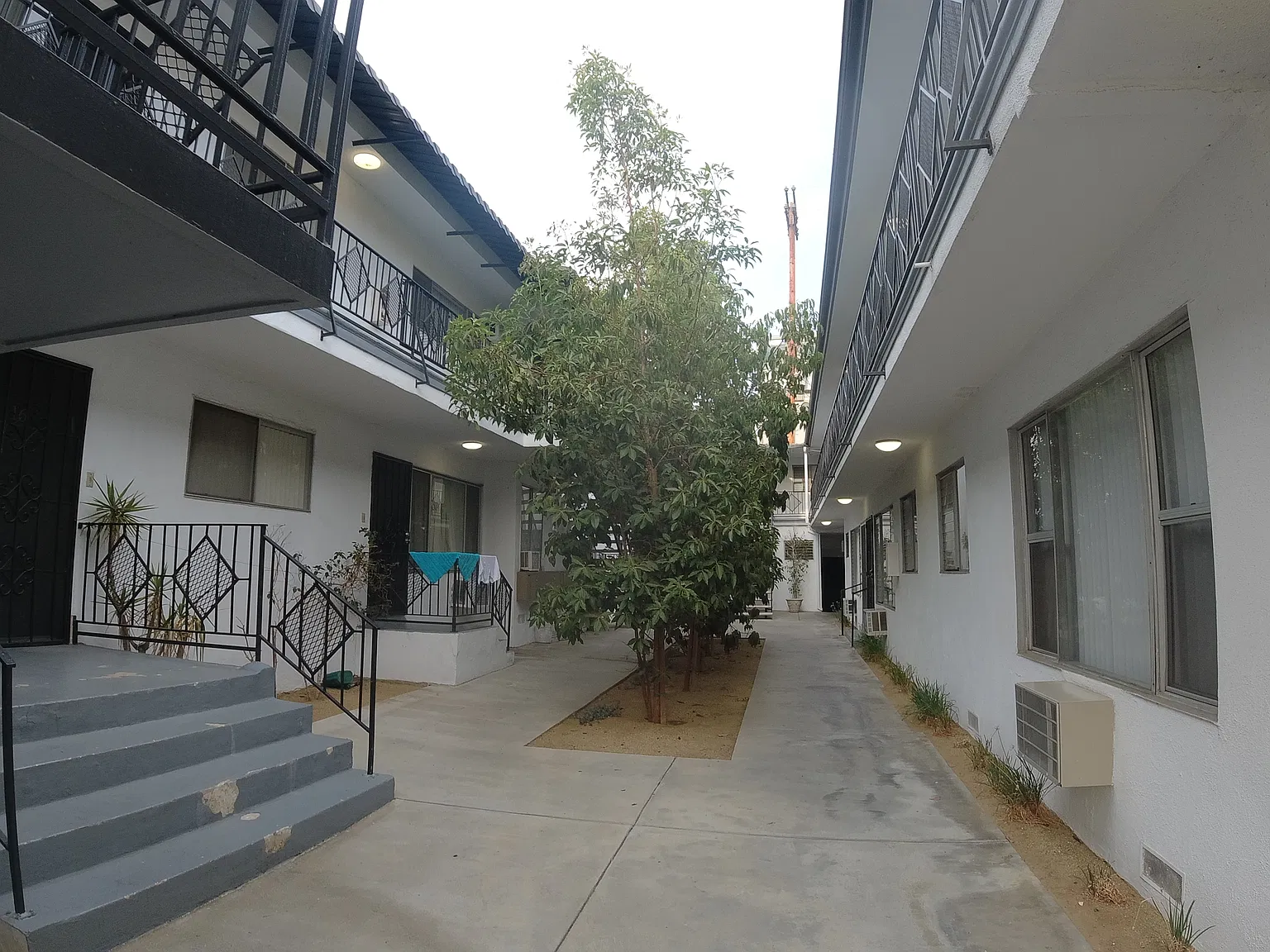 West Facing 2 Bedroom 2 Bath Apartment — Photo 3