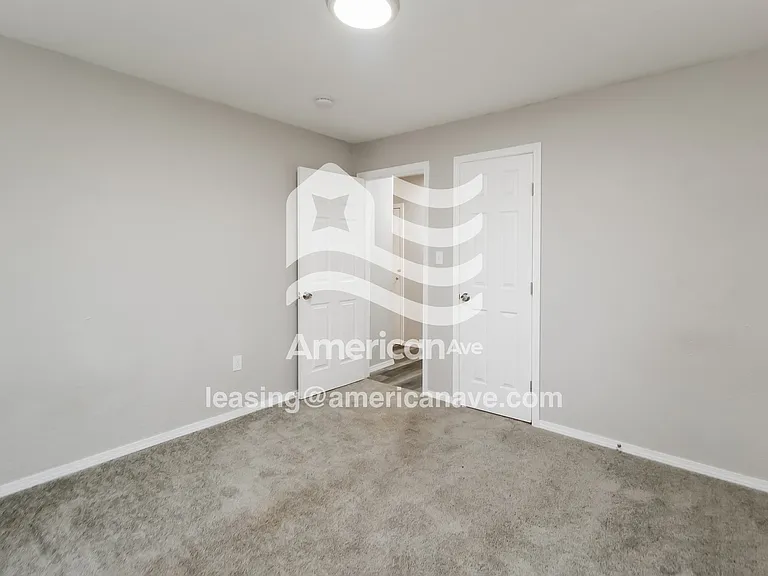 1581119_011_wm_-_bedroom_13348804.jpg