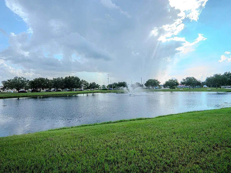 10815 Lakeside Vista Dr — Photo 34