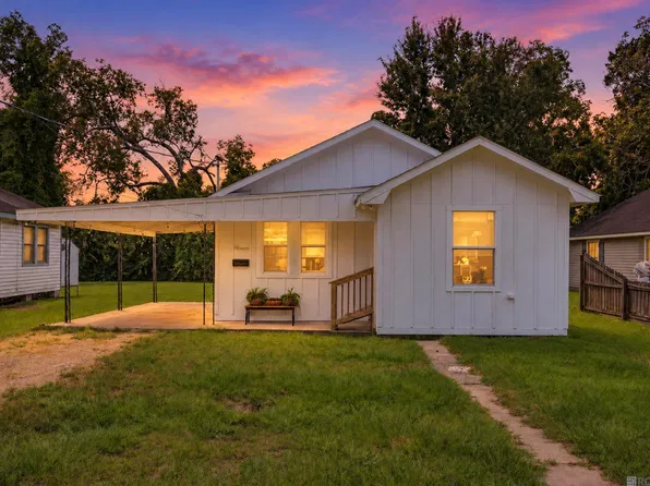211 E Caldwell St, Gonzales, LA 70737